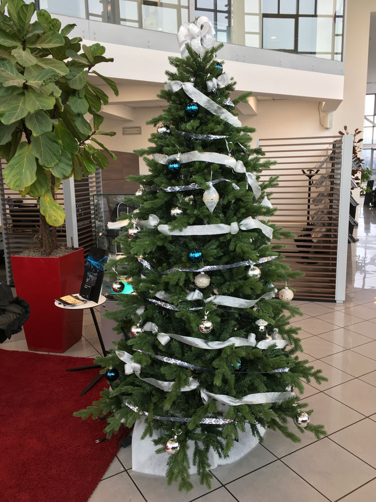 albero-di-natale-Mercedes-1