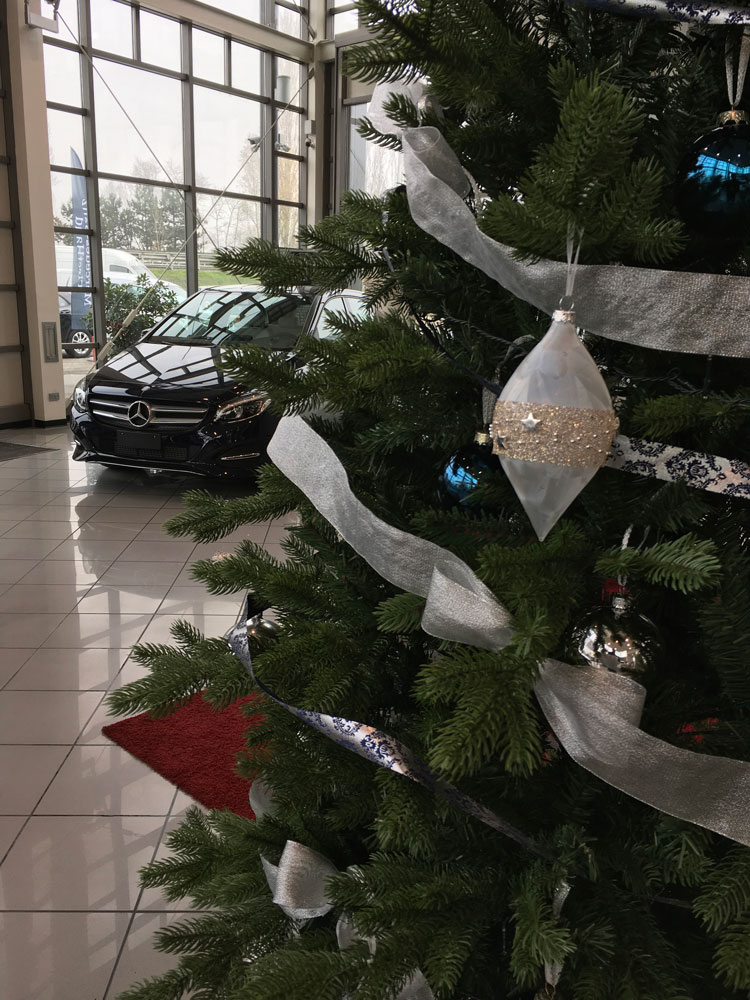 albero-di-natale-Mercedes-2