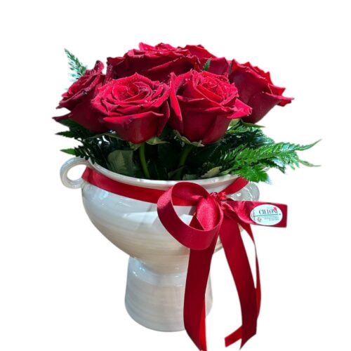 coppa di ceramica con rose
